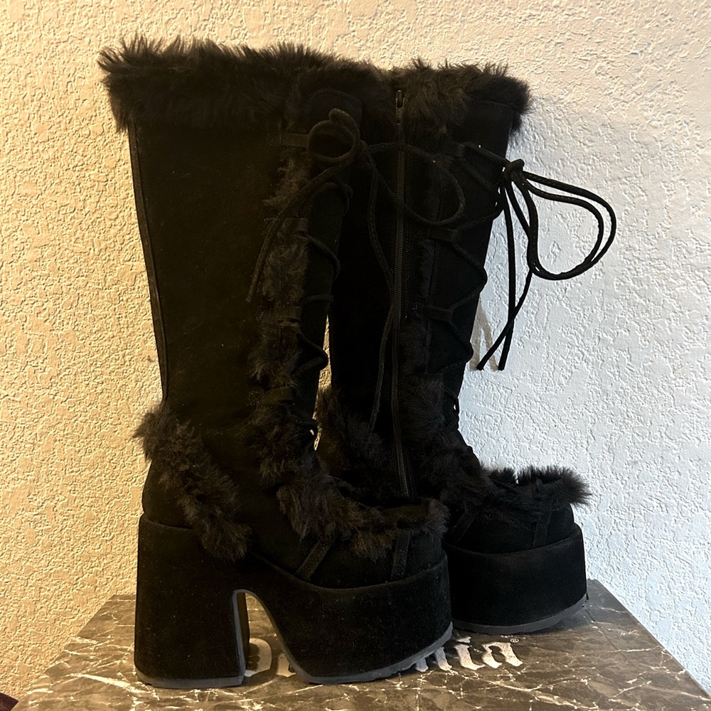 Demonia camel 311 platform boots